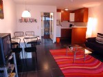 In een zo goed als nieuwe residentie met een zéér mooie afwerking bieden wij u een gemeubeld 2 slaapkamer type appartement te koop aan, in perfecte staat van onderhoud. Centraal gelegen op enkele passen van het strand bestaat dit appartement uit een zongerichte woonkamer met open zicht en terras, volledig ingerichte keukenhoek, inkomhall met bergplaats en afzonderlijk toilet, badkamer met ligbad, 2 slaapkamers, private bergkelder, ... Door de centrale ligging en de eigentijdse inrichting heeft dit appartement goede verhuurmogelijkheden! Onder deze tekst bij "documenten" vindt u een plannetje (13/040)