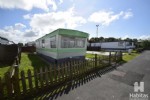 Perceel grond nr. 400 van 112 m2 (zonder stacaravan) met bijhorende private autostandplaats in het vakantiepark "New Vennepark" op wandelafstand van het strand en de duinen.
In het domein kan u genieten van de uitgebreide recreatieve faciliteiten zoals o.a. een openlucht zwembad, sportterreinen, ... Grond in volle eigendom! (21/038)