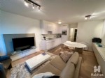 Stijlvol ingericht appartement met zijdelings zeezicht, centraal gelegen vlakbij de winkelstraat en de tramhalte. Dit volledig gemeubeld appartement, gelegen op de 1ste verdieping van de recent gebouwde en kleinschalige residentie North, biedt u: een knap ingerichte woonkamer met aangrenzend terras en aangenaam zijdelings zeezicht, volledig ingerichte en open keuken, inkomhall met afzonderlijk toilet, 2 slaapkamers waarvan 1 met aangrenzende badkamer met douche en wastafel. Op de gelijkvloerse verdieping bevindt zich een ruime fietsenberging en de praktische berging voor huisvuil.
Enkel te huur als 2de verblijf; onmiddellijk beschikbaar. Op zoek naar een instapklare vakantiestek aan zee op een absolute topligging? Contacteer ons dan snel voor een vrijblijvend bezoek. Bij de vermelde huurprijs komen er geen bijkomende kosten gebouw/syndic. Onder deze tekst bij "documenten" vindt u een grondplan. (23/062)