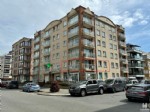 Als nieuw! Ruim en bijzonder kwaliteitsvol ingericht hoekappartement in een perfect onderhouden residentie, nauwelijks 100 m. van het strand en de winkelstraat. Dit gemeubeld appartement, gelegen op de 1ste verdieping, biedt u: een ruime en zongerichte woonkamer met veel lichtinval dankzij de grode raampartijen, terras met zonnewering, volledig ingerichte en open keuken, inkomhall met afzonderlijk toilet, ruime bergplaats met aansluiting wasmachine en waterontharder, badkamer met douche, 2 ruime slaapkamers en private berging in de kelderverdieping. De residentie Savoy beschikt bovendien nog over een praktische fietsenberging. Dit appartement is vrijwel onmiddellijk beschikbaar en biedt u woonzekerheid. Bij de vermelde huurprijs komen er geen bijkomende kosten gebouw/syndic. Onder deze tekst bij "documenten" vindt u een grondplan. (23/045)