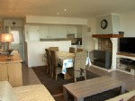 Degelijk vernieuwd appartement, gelegen op de 2de verd. van een kleine residentie zonder lift (minimale vaste kosten), in de onmiddellijke nabijheid van het strand. Dit volledig bemeubeld appartement biedt u een ruime woonkamer, volledige ingerichte open keuken, inkomhall met vestiaire, badkamer met douche en toilet, 2 ruime slaapkamers waarvan 1 met zonnig terras, terrasberging, private parkeerplaats in het gebouw, private bergkelder met waterontharder, pvc-ramen met dubbele beglazing, elektrische rolluiken, ... Een mooi en ruim appartement met zeer complete afwerking, VERLAAGDE VRAAGPRIJS! Onder deze tekst bij "documenten" vindt u een plannetje. (14/007)